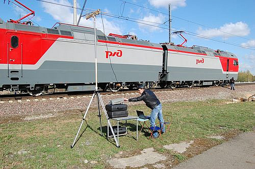 Грузовой электровоз с асинхронным тяговым приводом 2ЭС10
