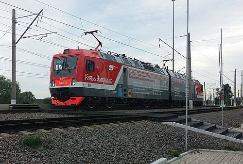 Грузовой электровоз двойного питания серии 2ЭВ120